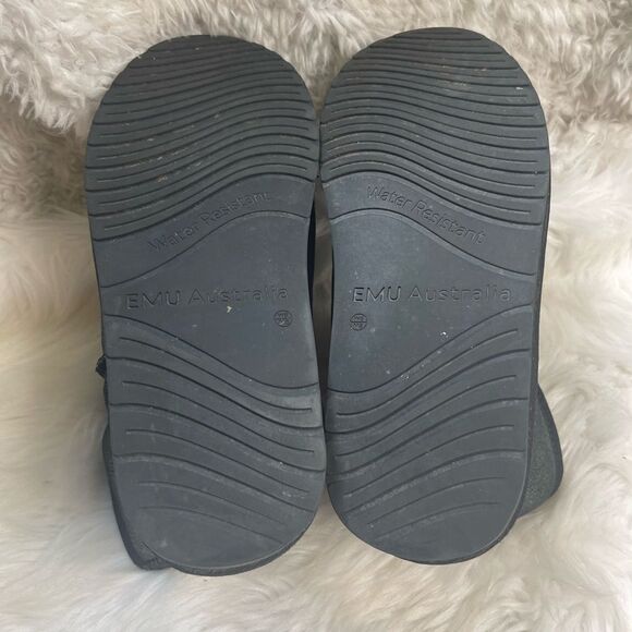 EMU Australia Stinger Metallic pewter and black sheepskin mini boots size 9 - Picture 10 of 10